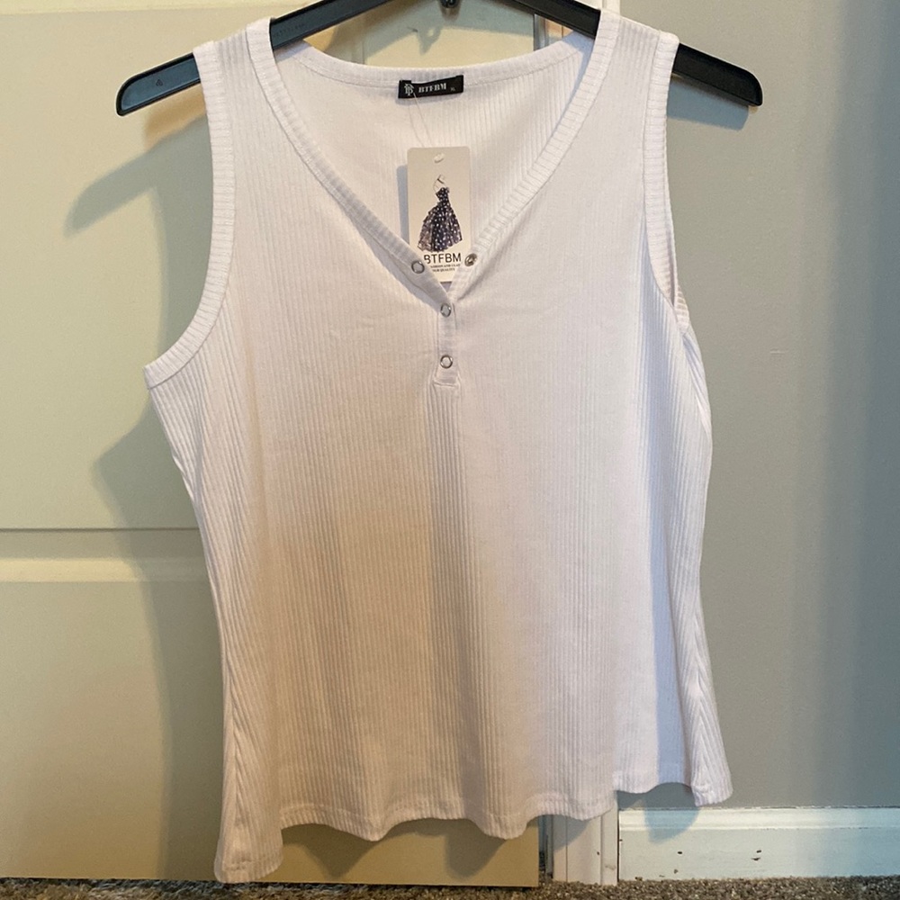 NWT, BTFBM Women’s Ribbed White Tank Tops Button Down. Women’s Size X-Large